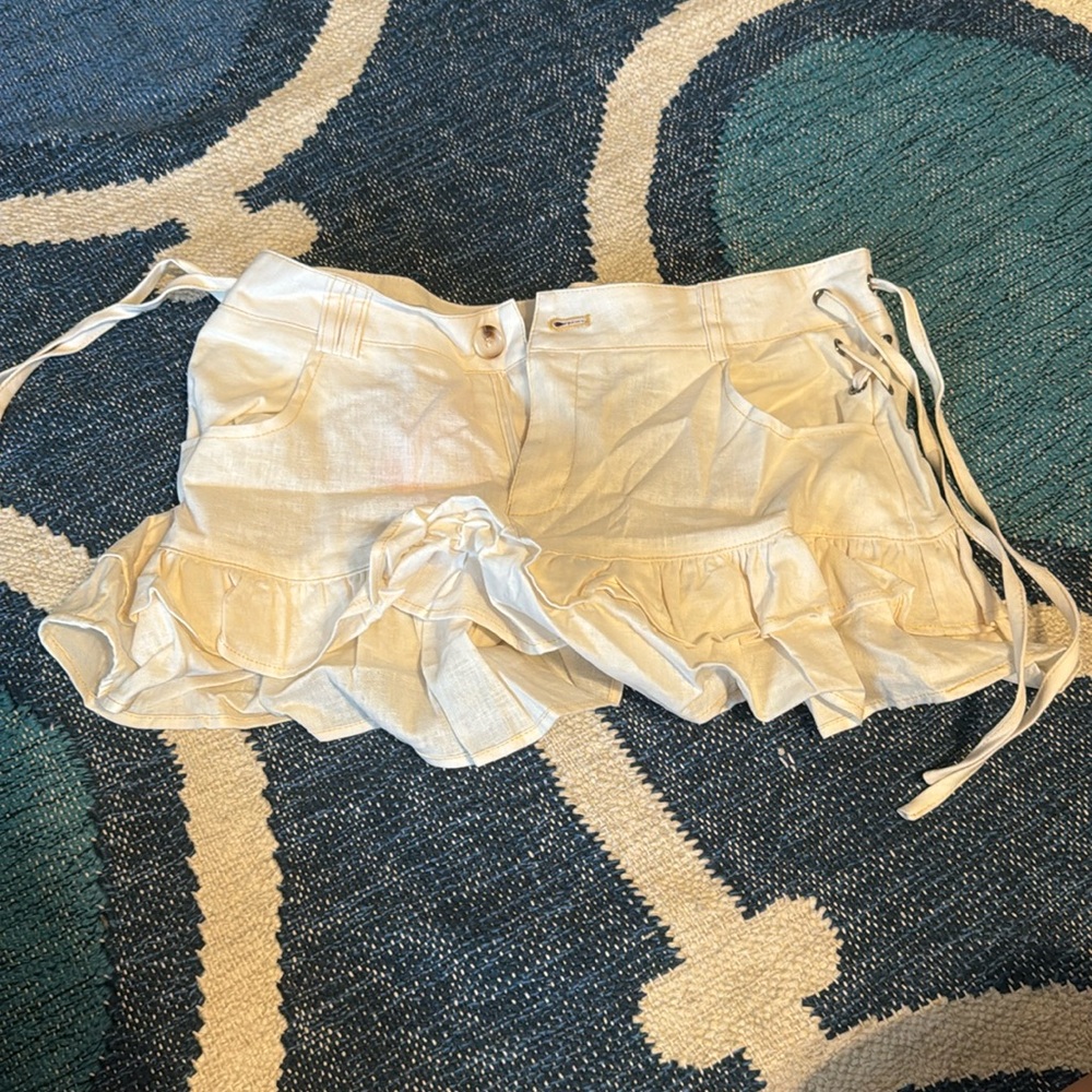 Edikted Mini White Ruffle Skirt never won before new w tag